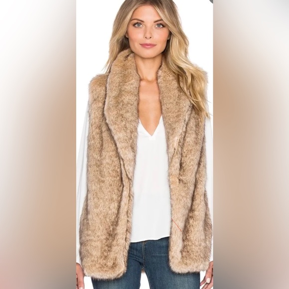 absolutely LIKE NEW Sanctuary faux fur vest size M - Picture 4 of 4